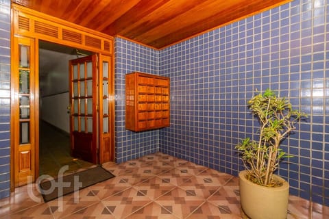 Image 34 - 227900